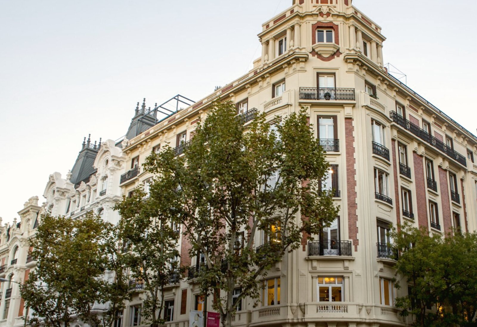 Fachada del edificio de Velázquez 10, Madrid